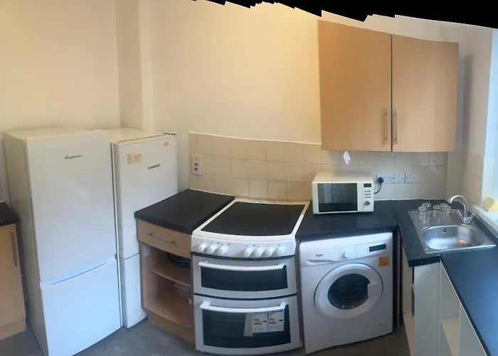 One Bedroom Apartment In Tower Bridge Road