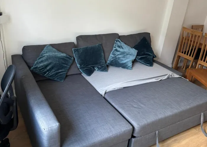One Bedroom Apartment In Tower Bridge Road