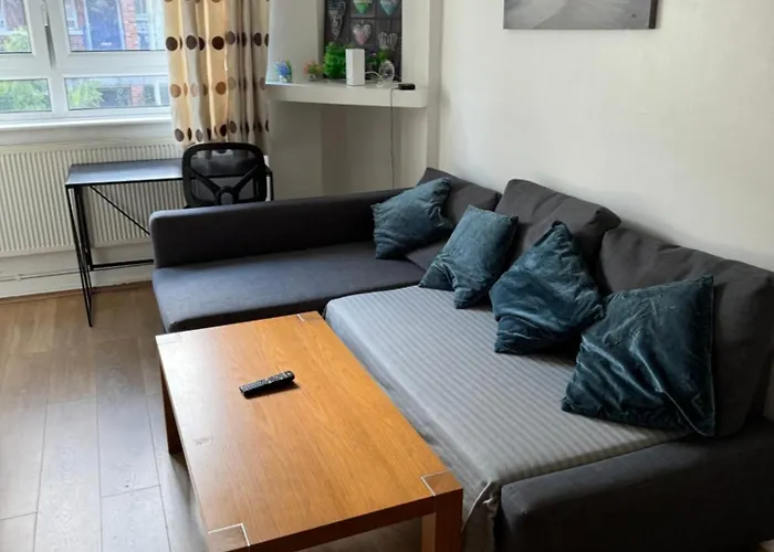 One Bedroom Apartment In Tower Bridge Road